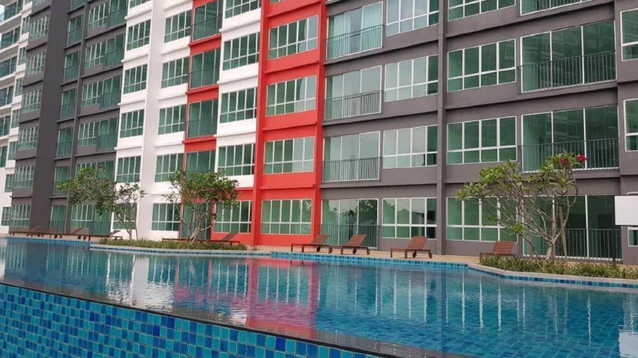 Rantissi Homestay The Zizz Damansara North Петалинг-Джая Экстерьер фото